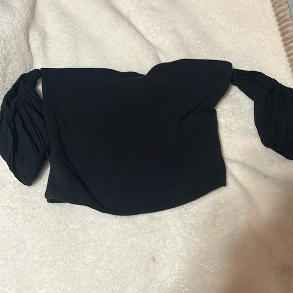 Size M - Picture 1 of 2